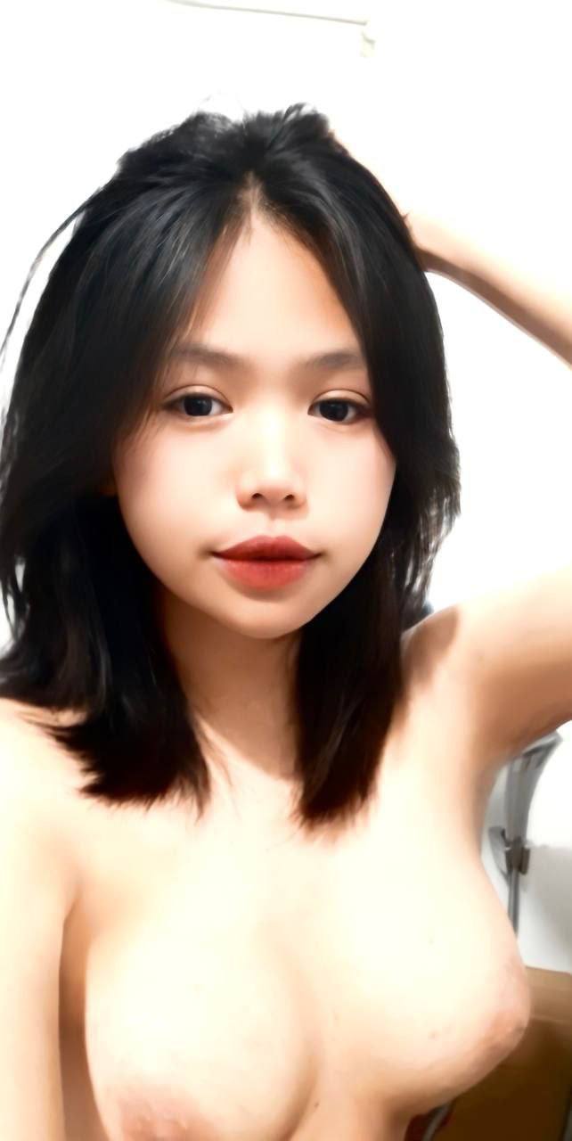 Lesbea Petite Hayli Sanders 69 pussy eating with Asian from Japan