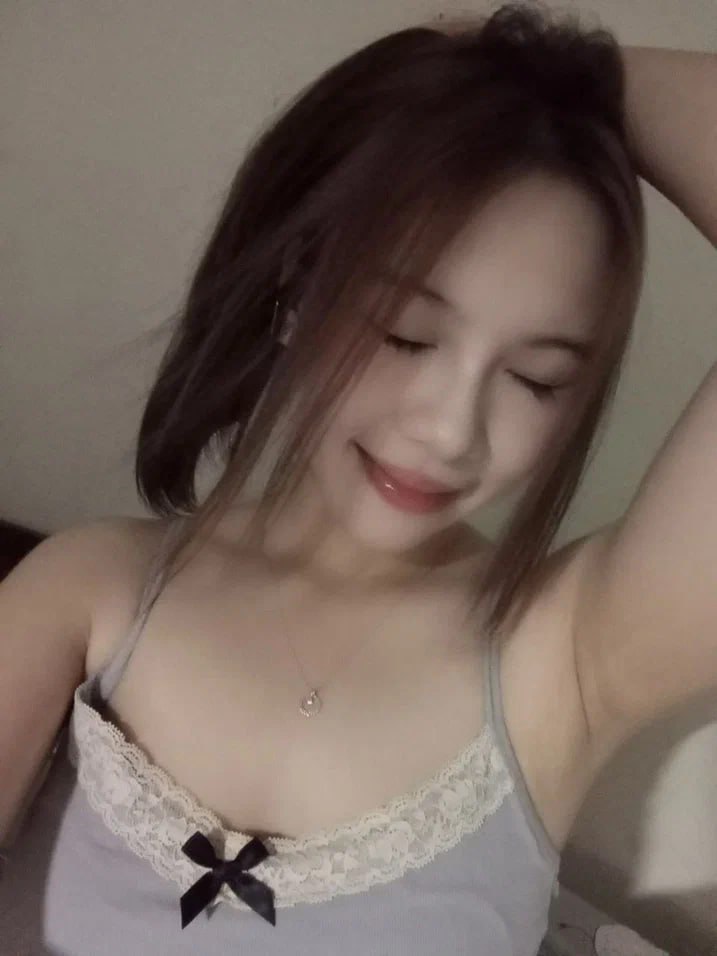 Vừa nghe điện thoại Gã chồng vừa xoạc với trai